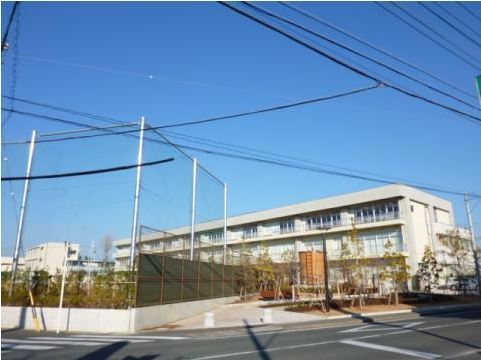 中学校　市立北部中学校（中学校）まで370m