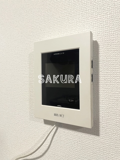 セキュリティ　女性の方でも安心のモニター付きインターフォン♪