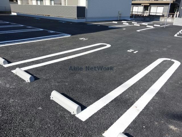 駐車場　駐車場