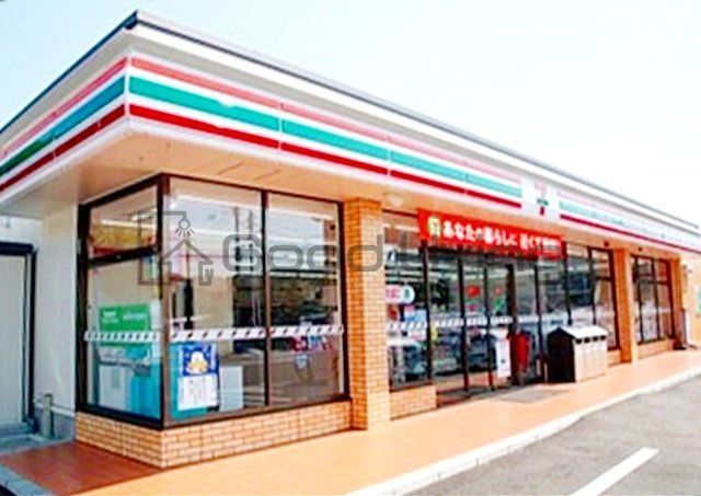 コンビニ　セブンイレブン福岡香椎駅前店（コンビニ）まで140m