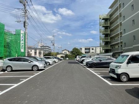 駐車場　車をお持ちの方に嬉しい駐車場付きの物件です