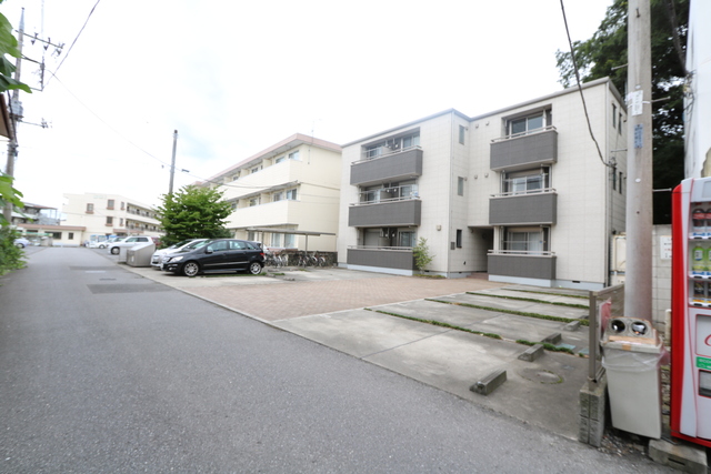 駐車場　駐車場１台無料！