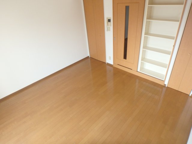 その他部屋・スペース　落ち着いて過ごせるお部屋なので、寝室にいかがでしょうか