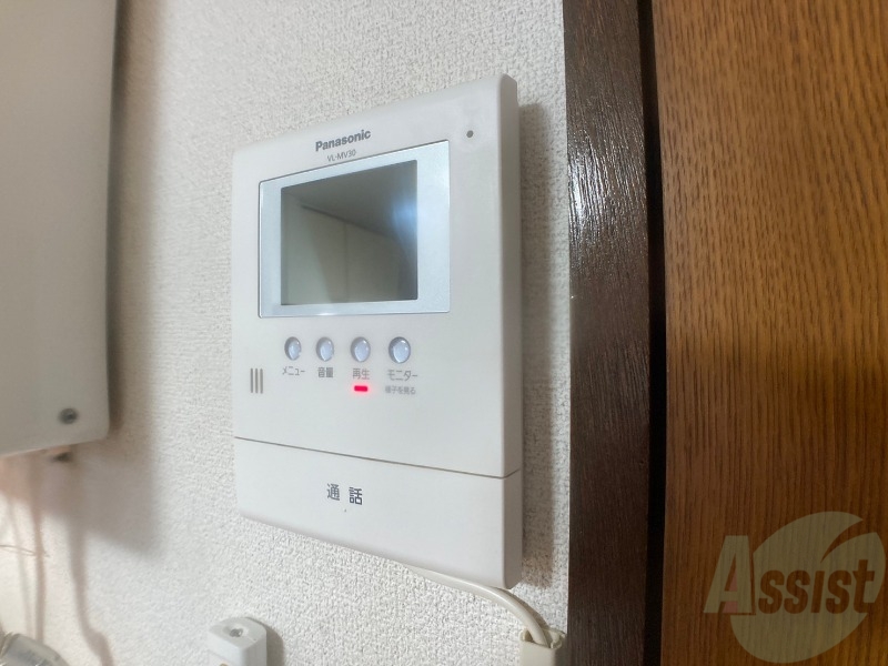その他設備　ＴＶモニター付インターホンです。来客者の顔が見えるので安心！