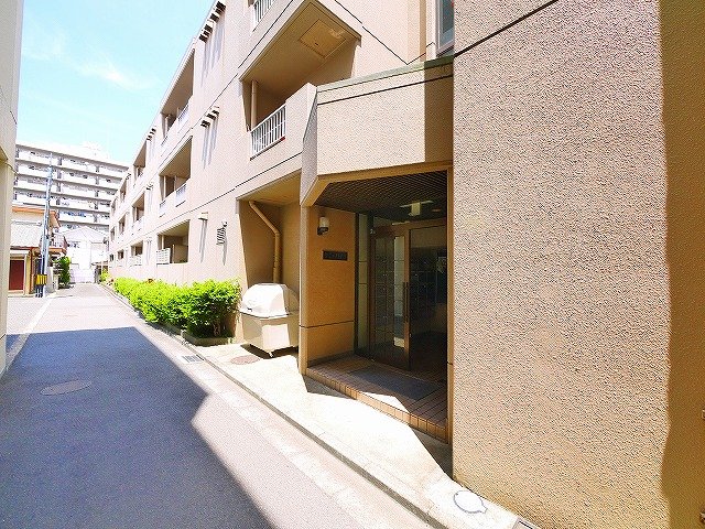 エントランス　共用スペースです