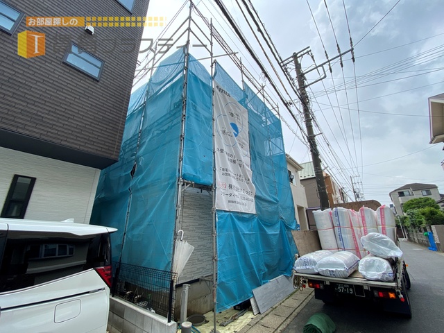 建物外観　コンビニ、スーパー徒歩１分！住環境良！！