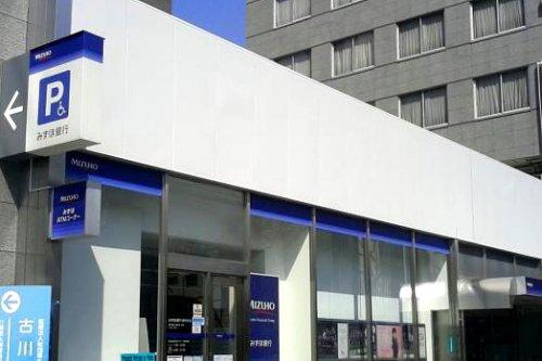 銀行　みずほ銀行麻布支店（銀行）まで360m