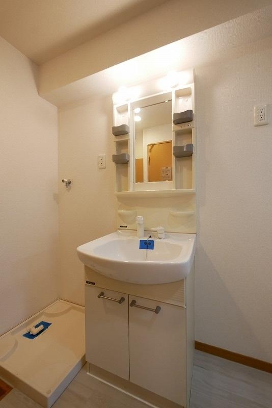 洗面設備　（別タイプ参考写真）TRADIS  NIPPORI  E　荒
