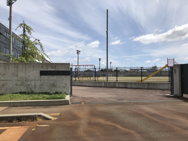 中学校　三条市立第一中学校（中学校）まで1300m