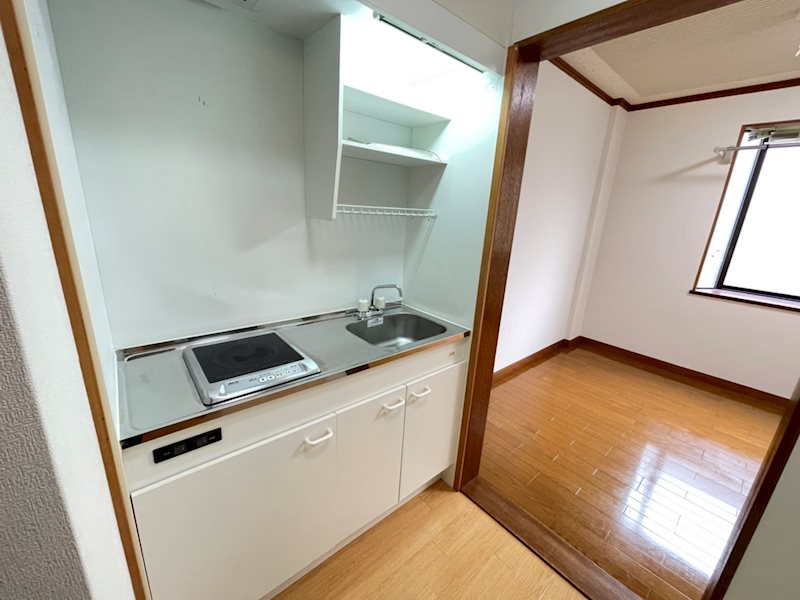 キッチン　別号室・参考写真（実際のお部屋とは異なります）
