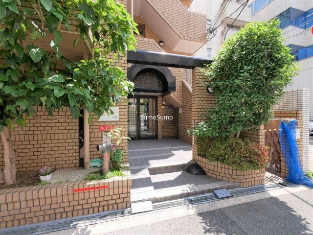 エントランス　清潔なエントランスです