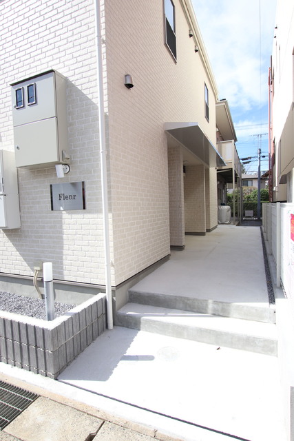 エントランス　敷地への入り口です。