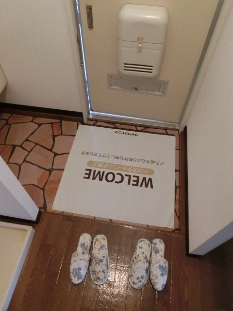 玄関　下駄箱も備えた玄関スペースです。