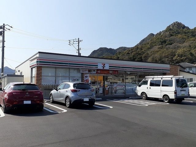 コンビニ　セブンイレブン防府高井店（コンビニ）まで550m