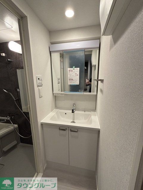 洗面設備　※写真は同タイプ住戸です。