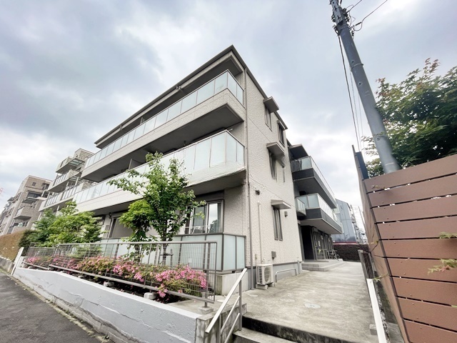 建物外観　オートロック完備