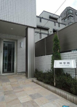 エントランス　毎日通るエントランスはこのようになっています