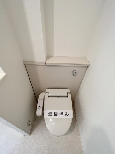 トイレ　★※別号室の写真です　温水洗浄便座付きのトイレ★
