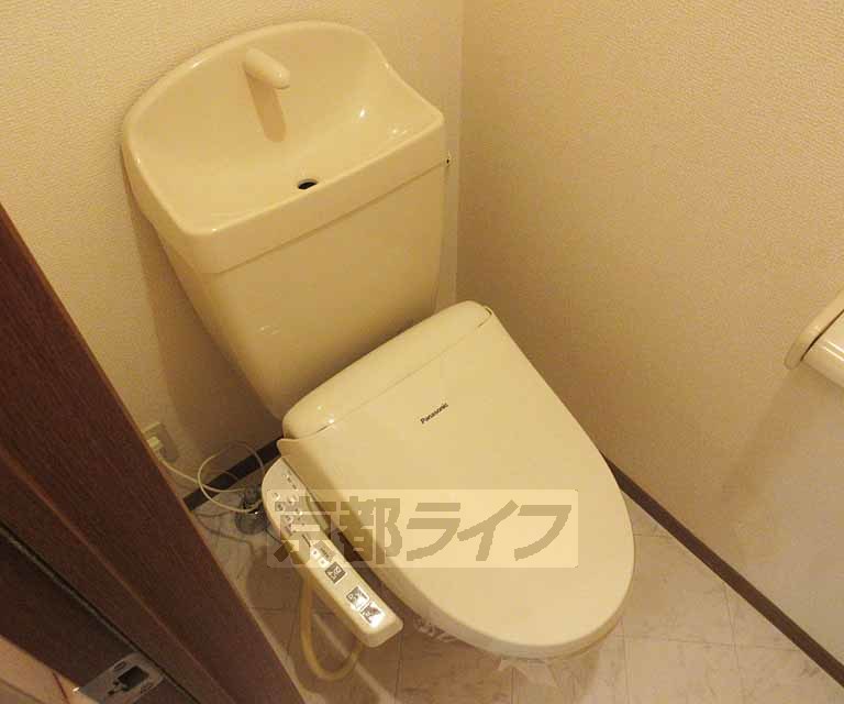 トイレ　ウォシュレット付・