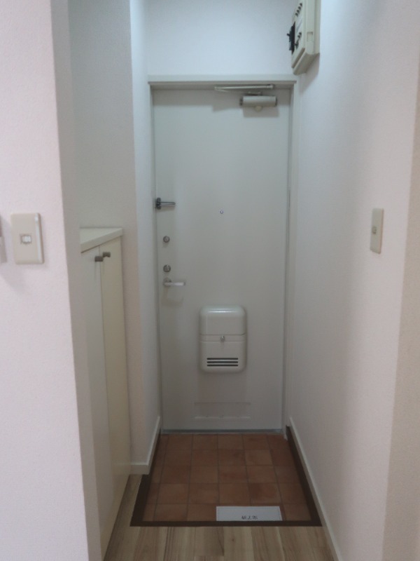 玄関　※別部屋参照写真