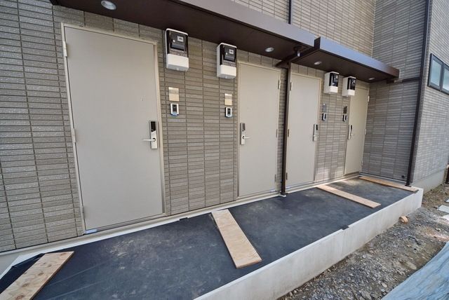 エントランス　★玄関前　施工中★