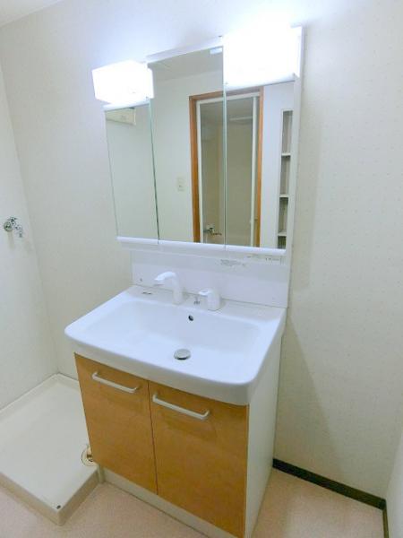 洗面設備　写真は別のお部屋のイメージです。現況優先
