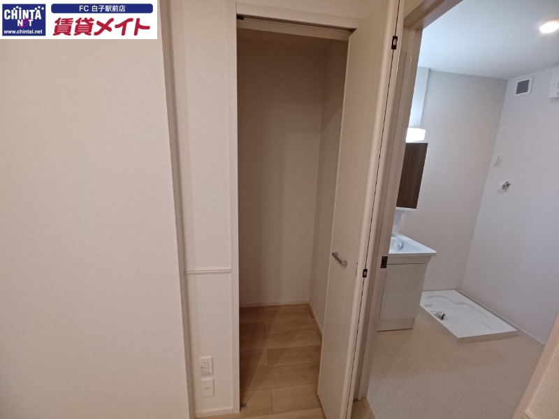 収納　同型画像参考