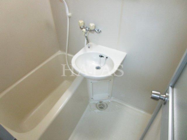 バス・シャワールーム　同物件別部屋です。