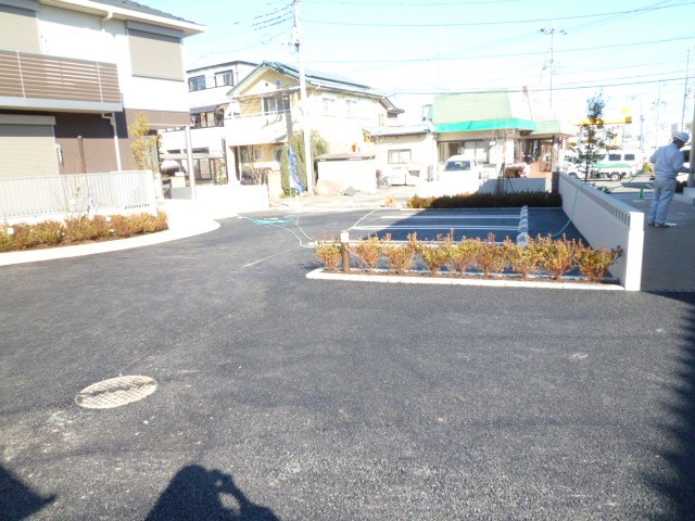 駐車場　お部屋探しはレーベンハウス北上尾店まで