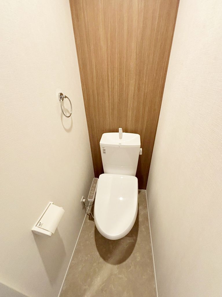 八千代市上高野共同住宅のトイレ写真