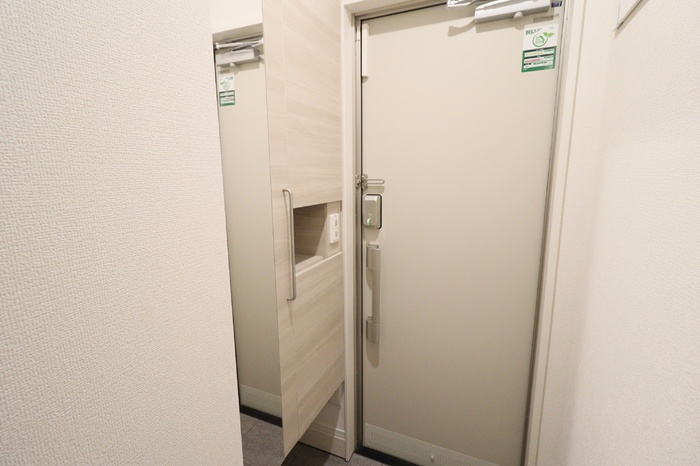 玄関　トールタイプシューズボックス（姿見鏡付）