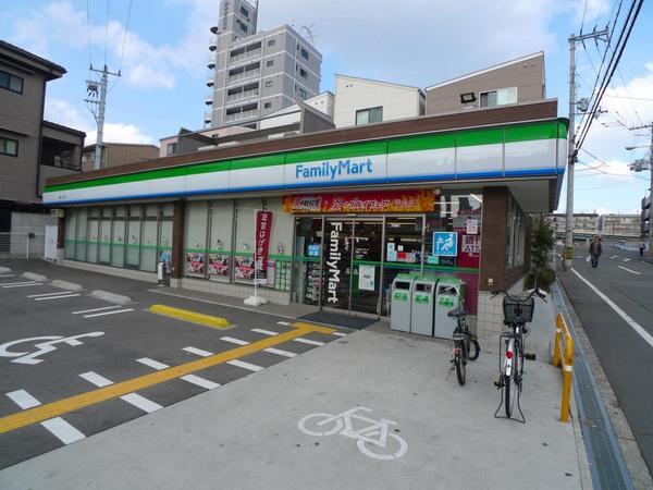 コンビニ　ファミリーマート諏訪一丁目店（コンビニ）まで266m