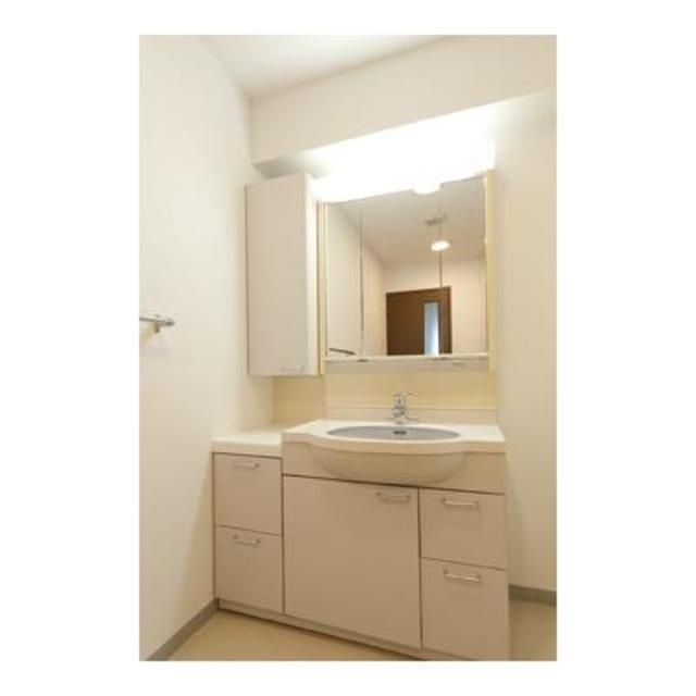 洗面設備　※写真は同タイプ住戸です。