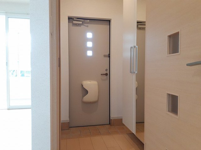 玄関　収納もある玄関です