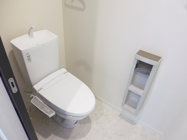 トイレ　※退去予定のお部屋のため参考写真になります。