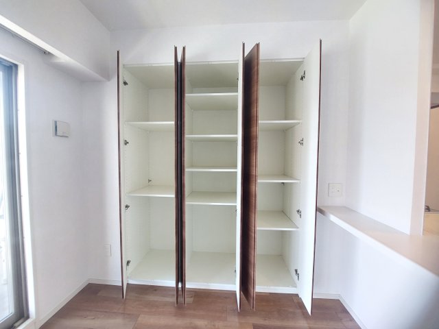 収納　※同物件他部屋写真　反転・色違いの場合有　現状優先