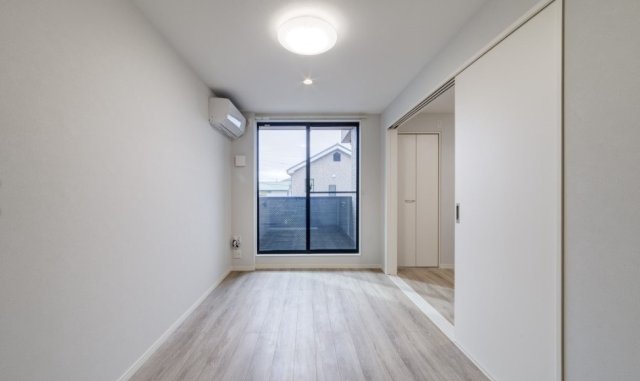 居室・リビング　※同物件部屋です