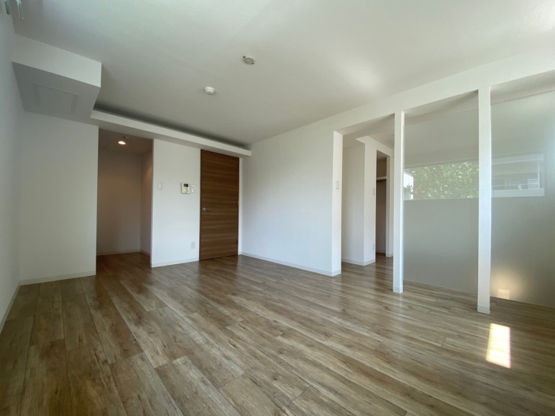 居室・リビング　広くてキレイなお部屋が広がっていて、充実した生活が送れそう。