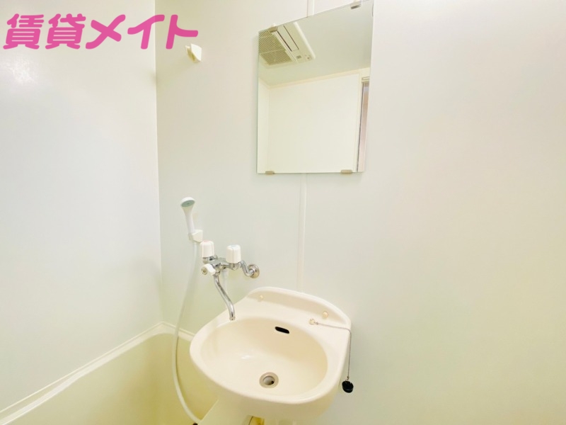 洗面設備　同物件別室の画像です