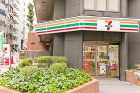 コンビニ　セブンイレブン 新宿御苑前本通り店（コンビニ）まで119m