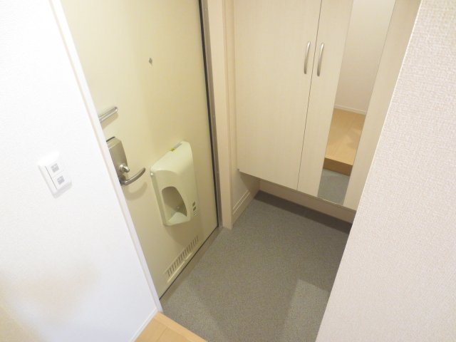 玄関　別号室の参考写真です。