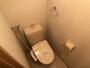 トイレ　こちらはトイレです。清潔感があり、安心して使用できます。