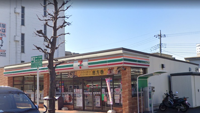 コンビニ　セブンイレブン　旭町（コンビニ）まで1400m