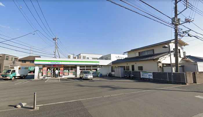 コンビニ　ファミリーマート 厚木旭町四丁目（コンビニ）まで1100m