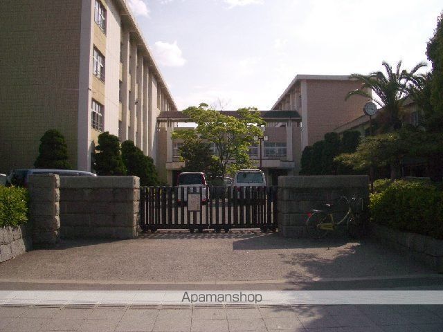 中学校　日吉中学校（中学校）まで925m