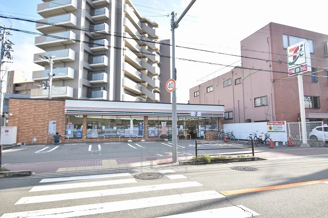 コンビニ　セブンイレブン　吹田豊二店（コンビニ）まで228m