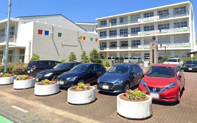 中学校　浜松市立北星中学校（中学校）まで900m