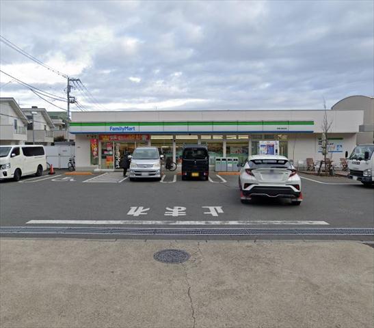 コンビニ　ファミリーマート（コンビニ）まで503m
