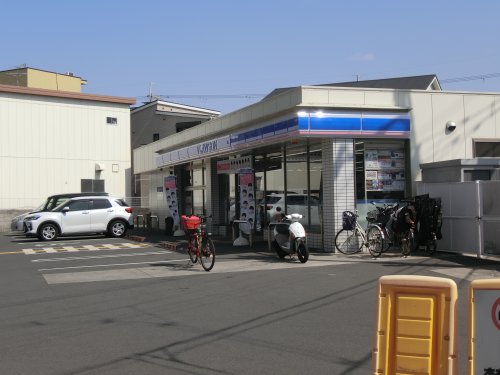 コンビニ　ローソン 守口八雲西町三丁目店（コンビニ）まで417m