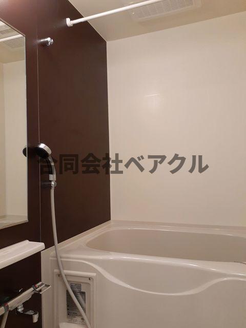 バス・シャワールーム　コンパクトで使いやすいお風呂です
